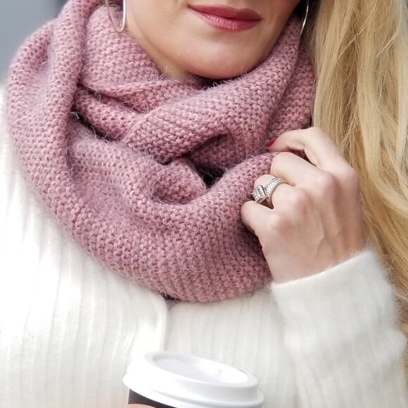 So soft blush pink scarf - Picture 5 of 5